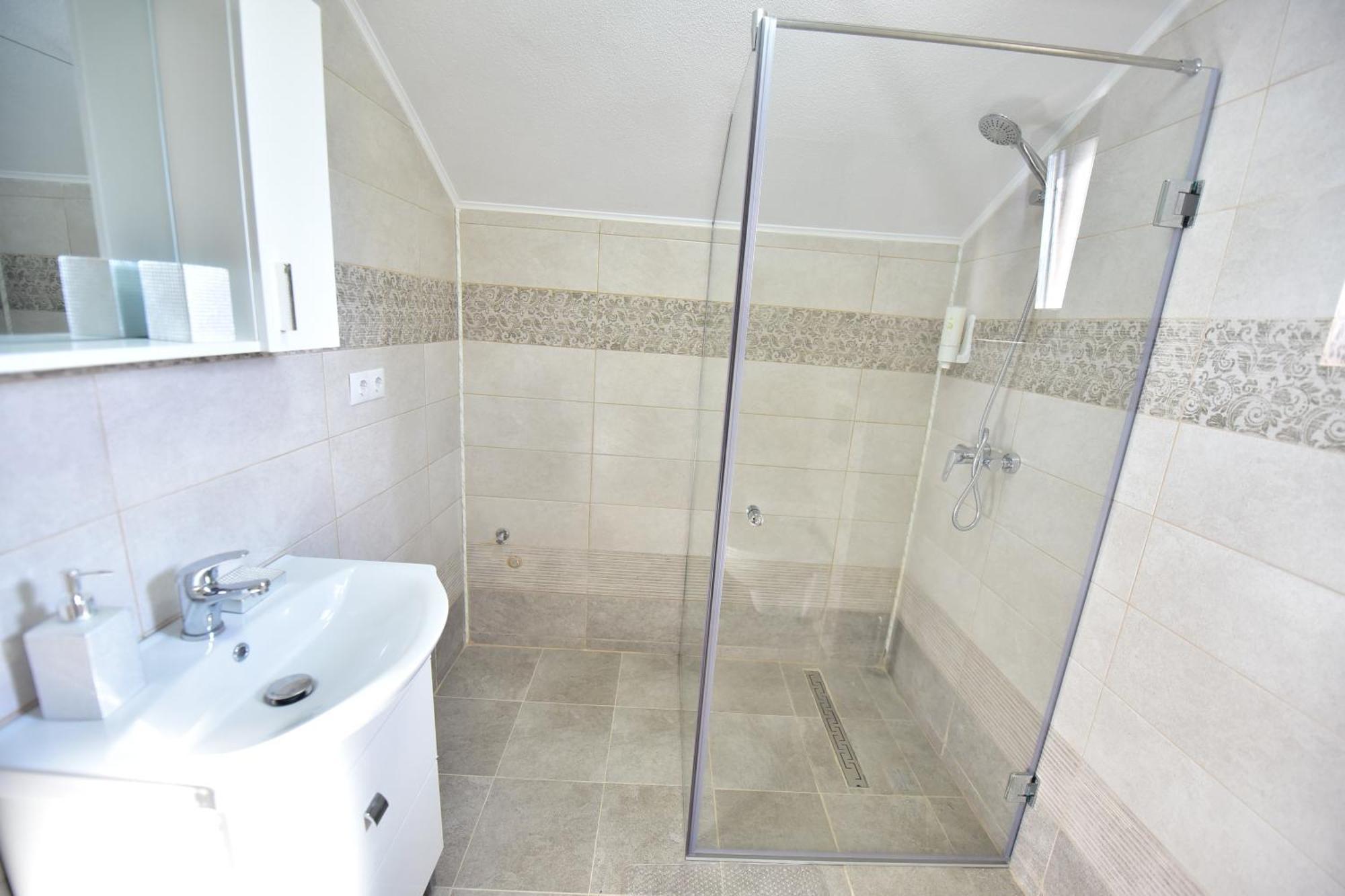 Regim Hotel Hanea Jacuzzi In Camera,Piscina Exterioara Si Sauna Comuna Hermannstadt Exterior foto